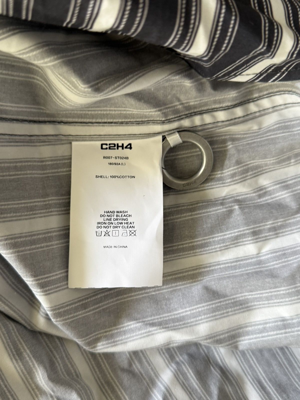 C2H4 C2H4 baggy button up short sleeve Size US L / EU 52-54 / 3 - 7 Thumbnail