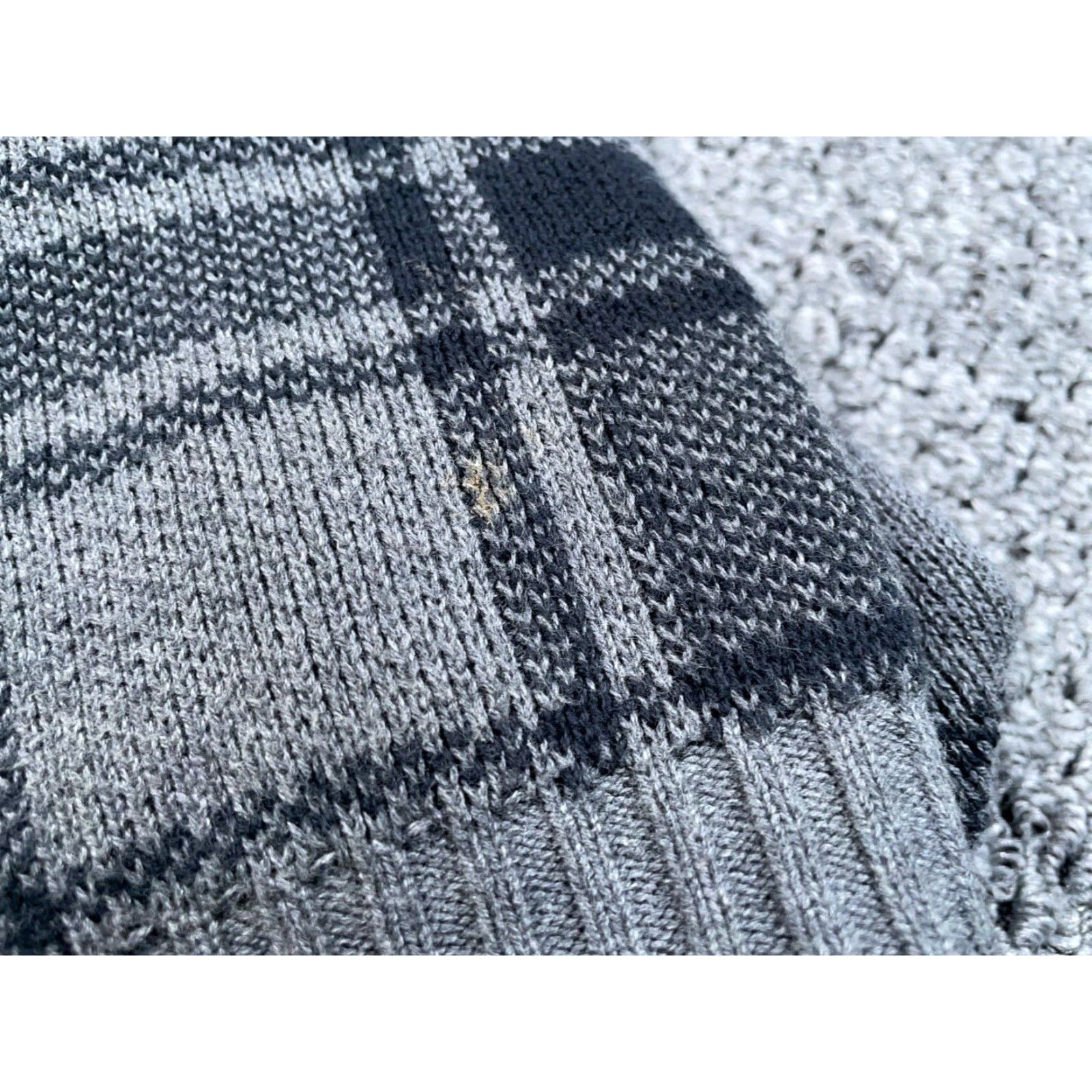 Arrow VINTAGE Arrow GrAY/Black Grid Check Sweater Adult Medium Crew Knit Pullover Mens Vintage Preppy 90s/Classic Dad Style Size US M / EU 48-50 / 2 - 4 Thumbnail