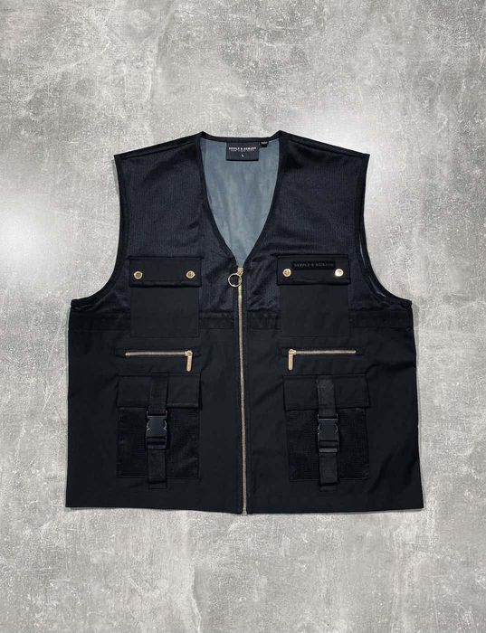 Diamond supply store vest