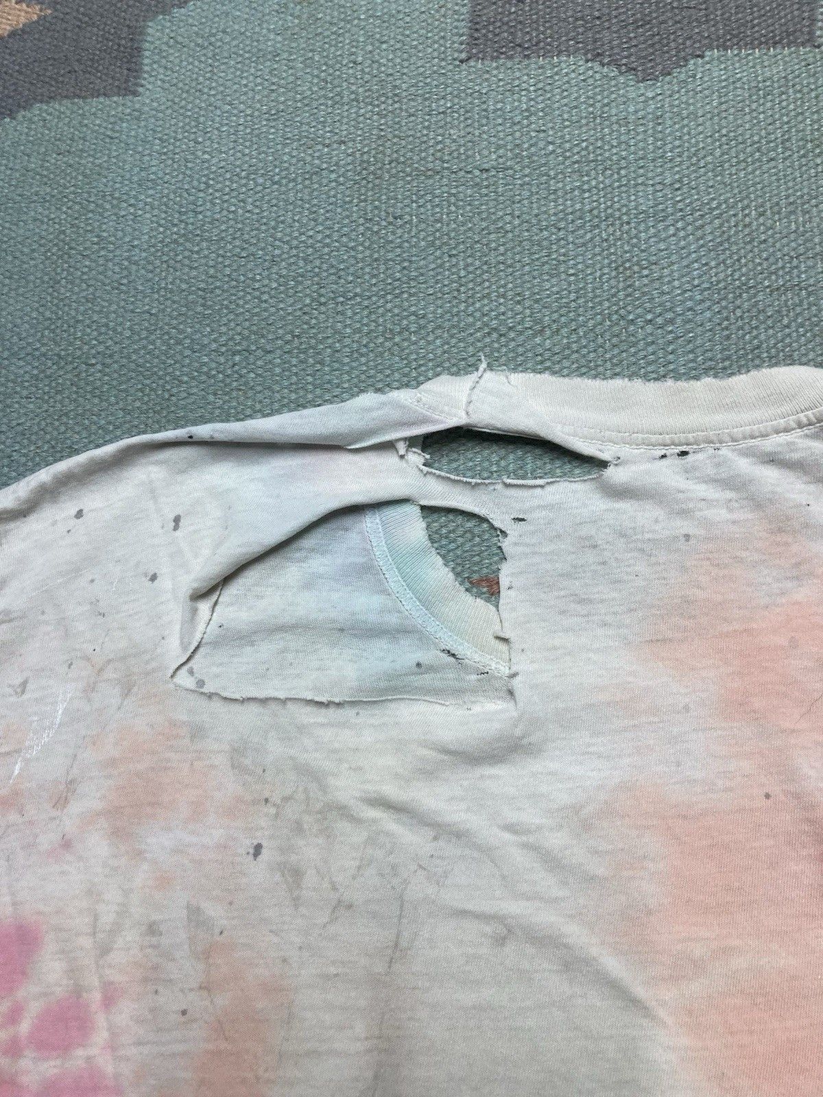 Hanes Hanes tie dye t shirt soft cotton paint distress worn thin L Size US L / EU 52-54 / 3 - 12 Thumbnail