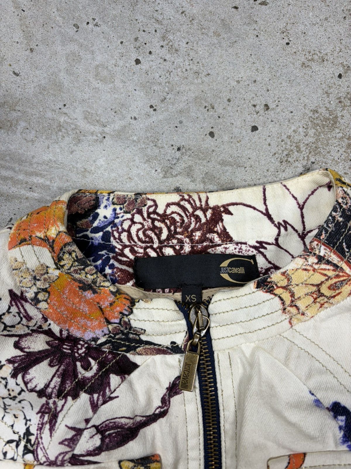 Just Cavalli 2000s Just Cavalli Roberto Multi Print Jeans Jacket Denim Size XS / US 0-2 / IT 36-38 - 11 Thumbnail