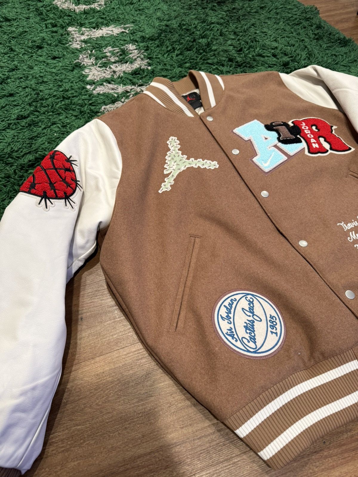 Jordan Brand × Travis Scott Travis Scott X Jordan Varsity Jacket Size US L / EU 52-54 / 3 - 3 Thumbnail