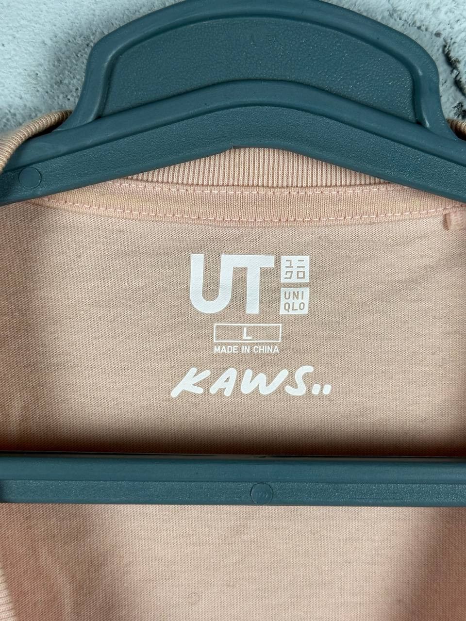 Kaws × Uniqlo Uniqlo x Kaws Companion Tee Pink Large Size US L / EU 52-54 / 3 - 5 Thumbnail
