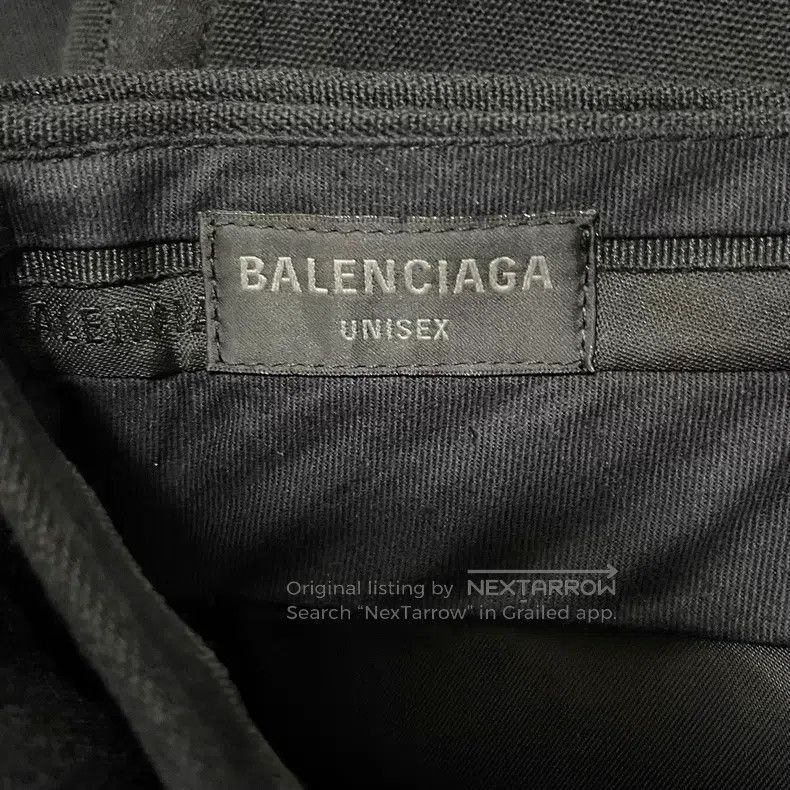 Balenciaga Balenciaga size XXS Plain pleated button wool wide leg fou Size US 27 - 3 Thumbnail