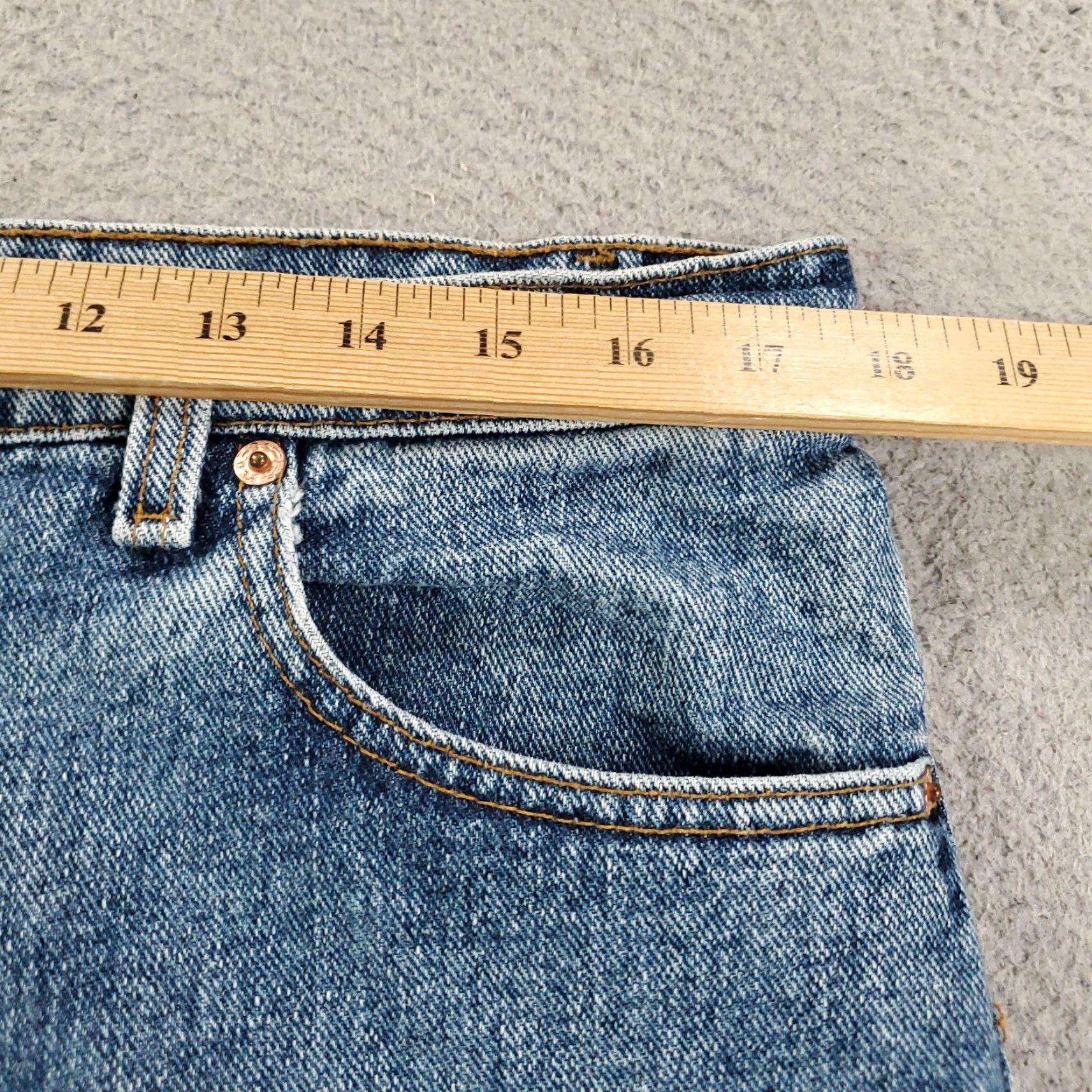Levi's VINTAGE Levi's Jeans Mens 36 Relaxed Fit 550 Blue Distressed USA Hemmed 36x39 Size US 36 / EU 52 - 3 Thumbnail