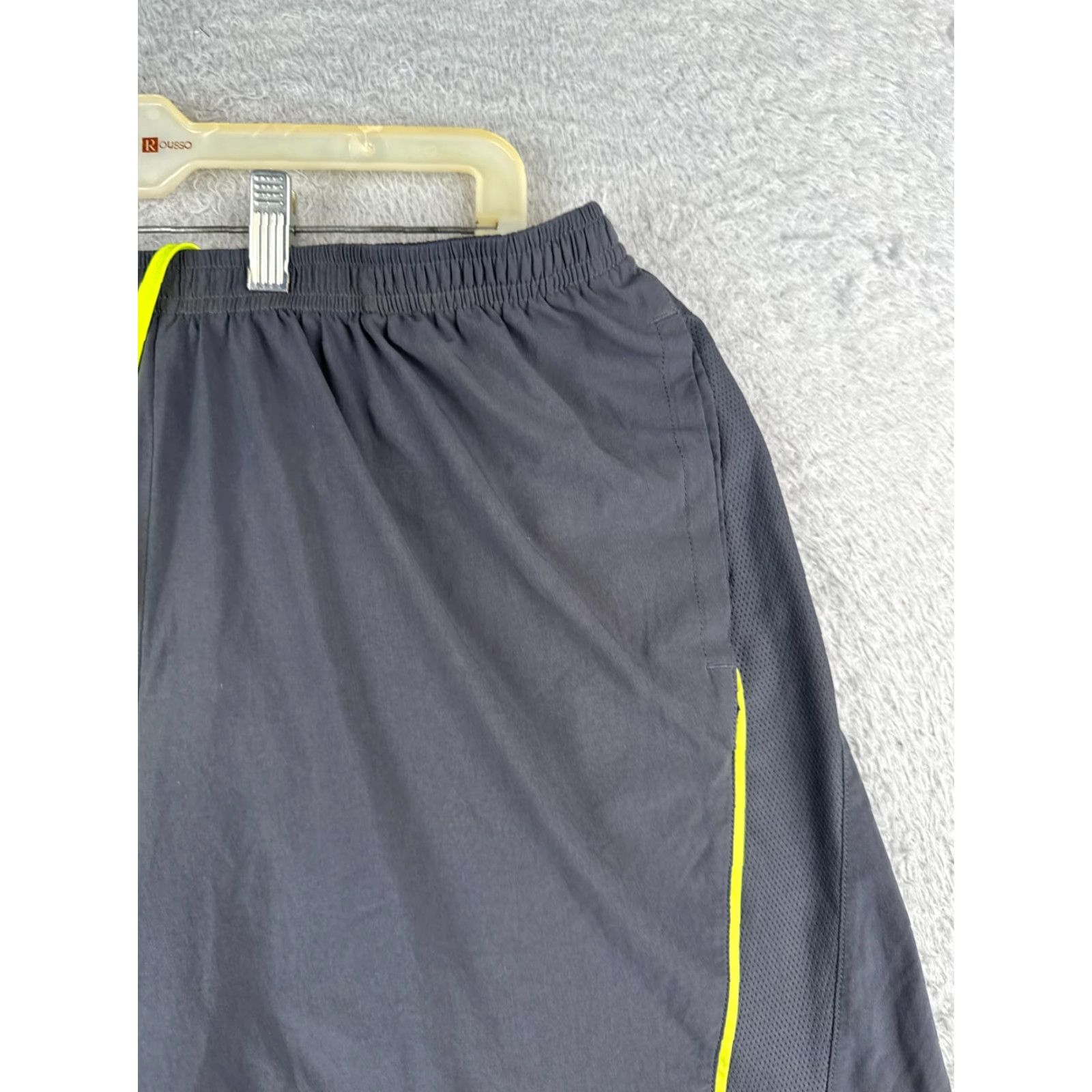 Quiksilver Reebok Shorts Mens Extra Large Gray Sweat Elastic Waist Polyester Blend 8" Beach Size US 33 - 5 Thumbnail