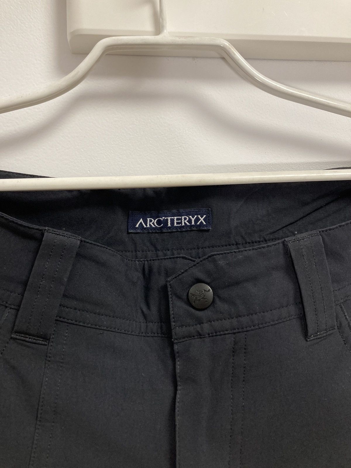Arc'teryx Arcteryx black one pocket cargo pants Size US 32 / EU 48 - 2 Thumbnail