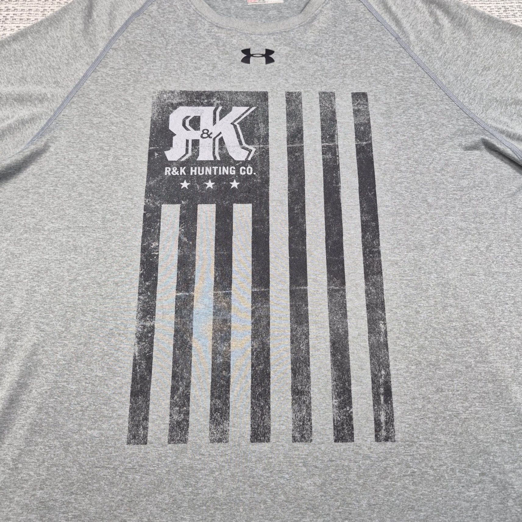 Under Armour Under Armour HeatGear Shirt Mens 2XL Gray T-Shirt Short Sleeve Graphic Print R&K Hunting Co Logo Activewear Casual Sports Mens 2XL Size US XXL / EU 58 / 5 - 2 Thumbnail