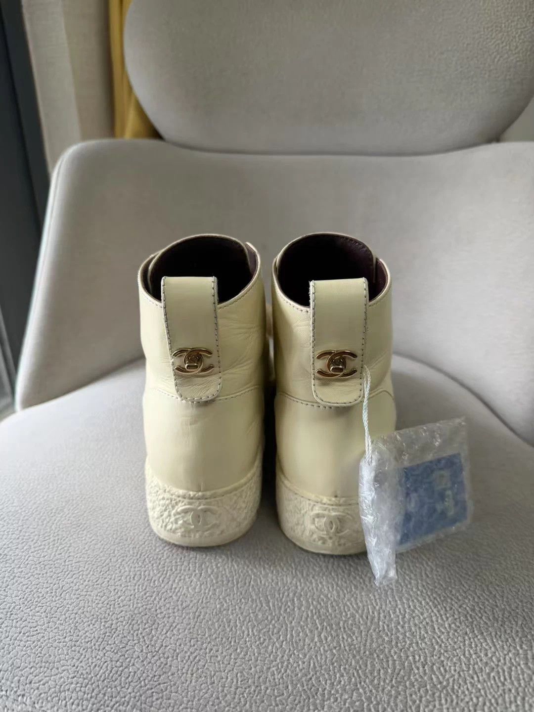 Chanel Chanel Cream CC Platform Short Boots 36 Size US 5 / IT 35 - 3 Thumbnail