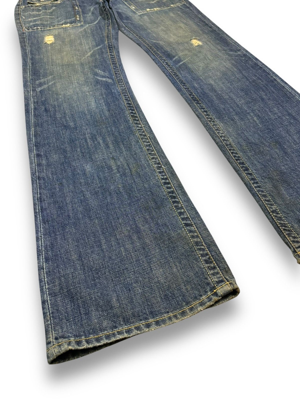 If Six Was Nine Vintage Vanquish Mud Wash Flare Distressed Grunge Jeans Size US 33 - 9 Thumbnail