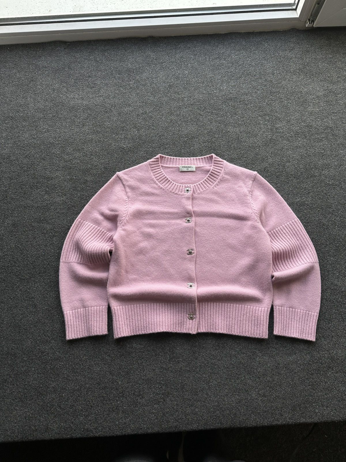 Chanel F/W 24 🚨 CASHMERE CHANEL 24B PINK CARDIGAN METAL LOGO BUTTON Size XS / US 0-2 / IT 36-38 - 21 Thumbnail