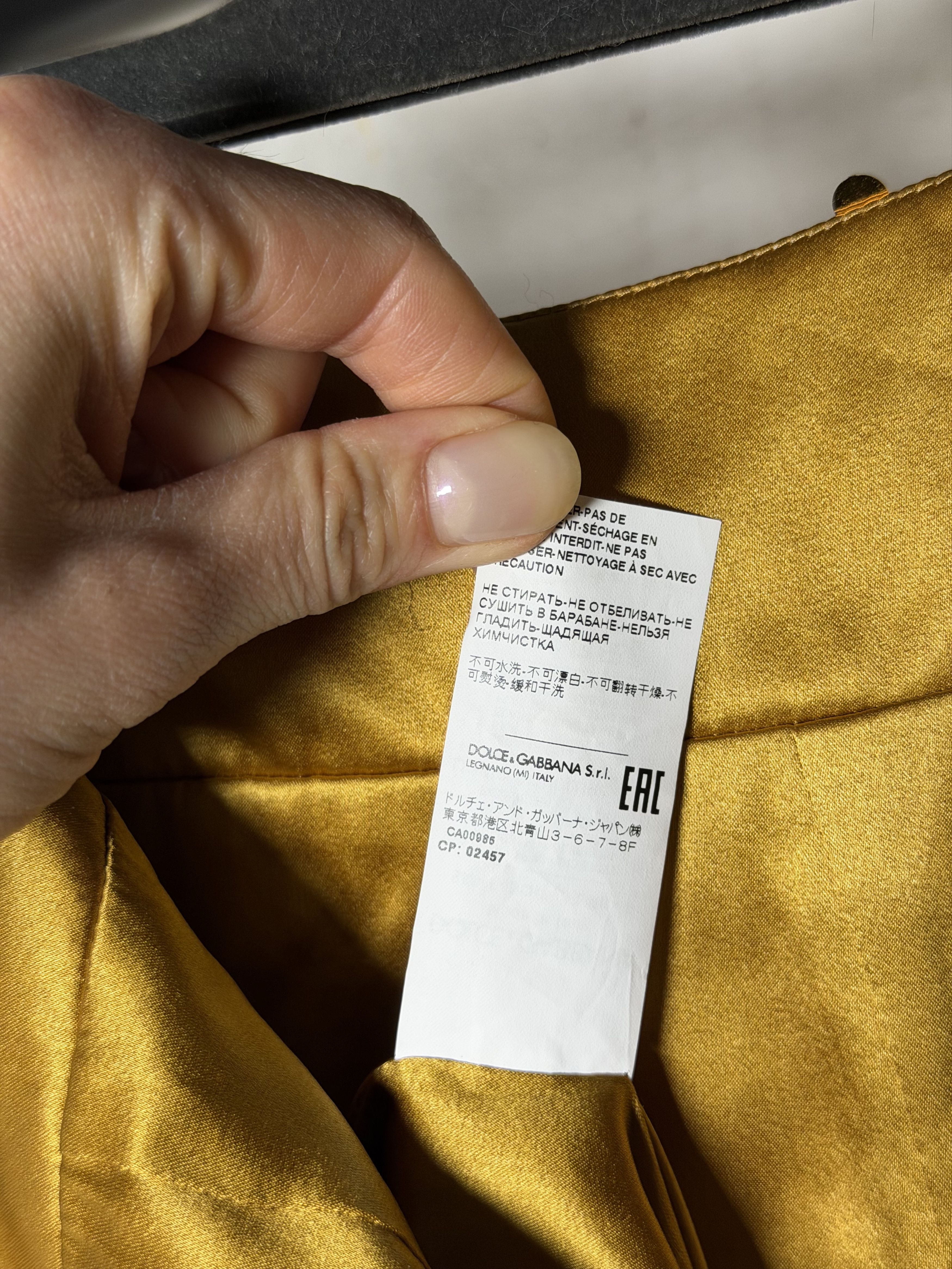 Dolce & Gabbana Dolce & Gabbana Sequin-Embellished Pencil Skirt In Gold Size 28" / US 6 / IT 42 - 10 Thumbnail