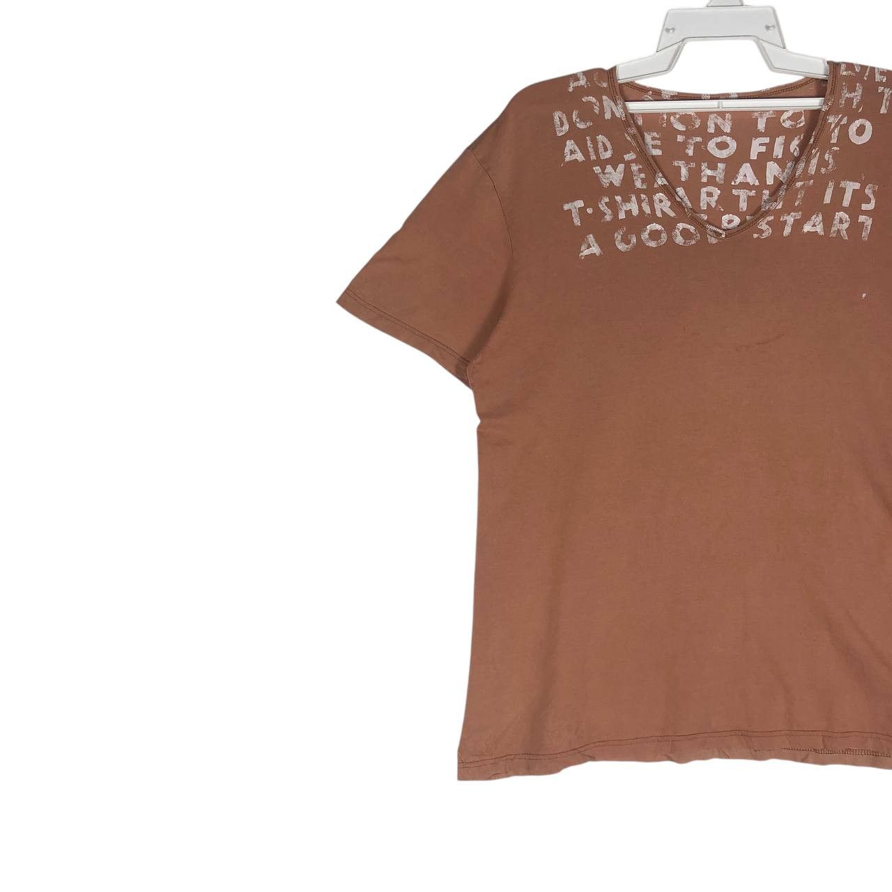 Maison Margiela Maison Margiela AIDS Brown V-Neck T-Shirt Size M / US 6-8 / IT 42-44 - 3 Thumbnail