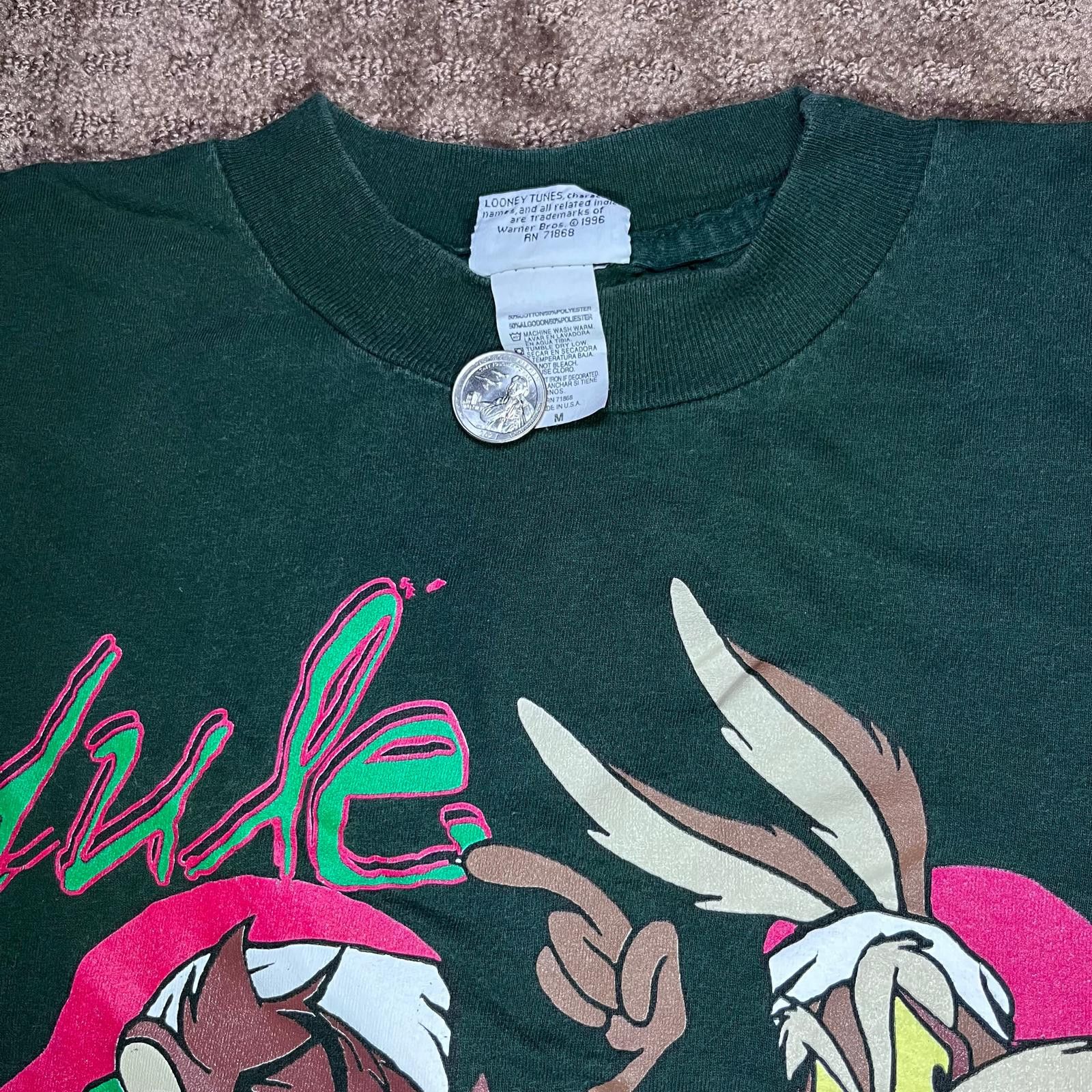 Other 🎄 Vintage Looney Tunes Christmas Tee – Size M Size US M / EU 48-50 / 2 - 3 Thumbnail