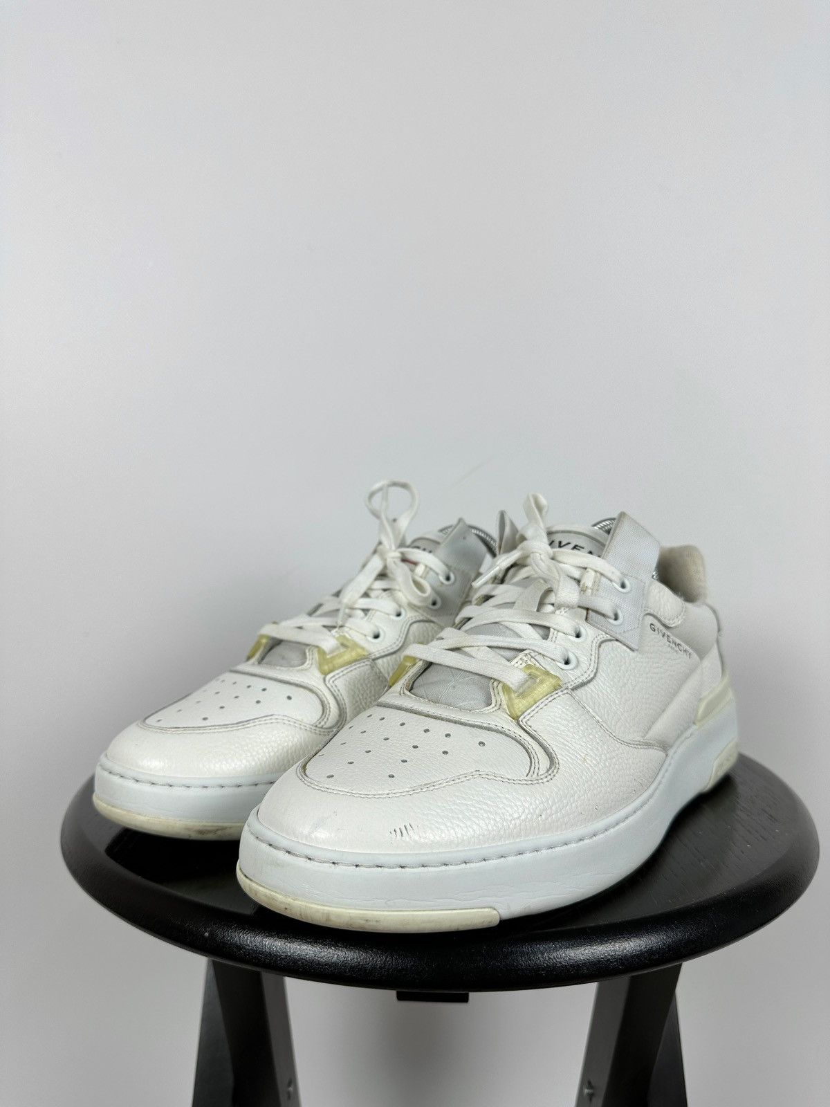 Givenchy Givenchy Wing Low Top White Sneakers Size US 8 / EU 41 - 7 Thumbnail