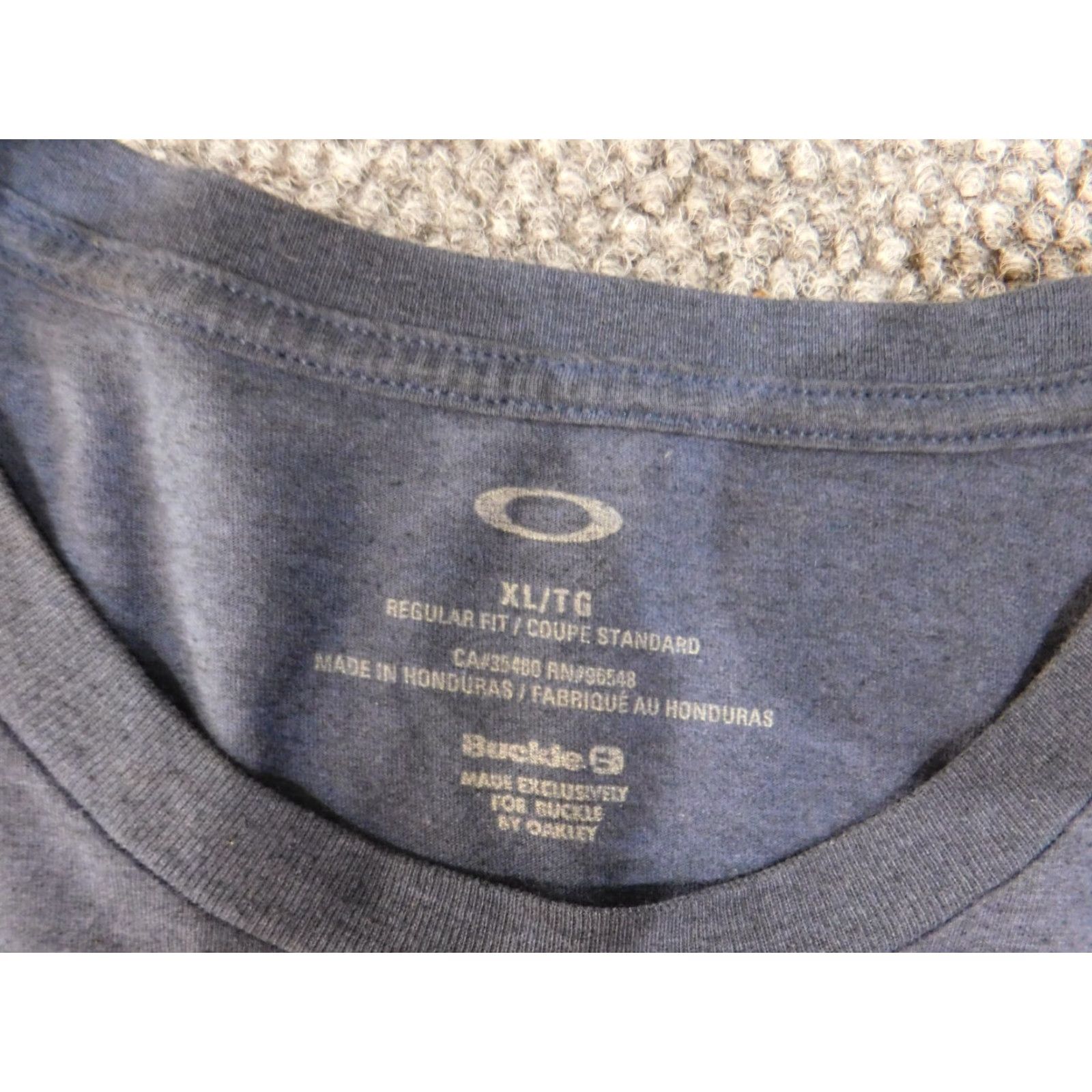 Oakley VINTAGE Oakley Shirt Mens XL blue graphic tee logo classic outdoors Size US XL / EU 56 / 4 - 5 Thumbnail