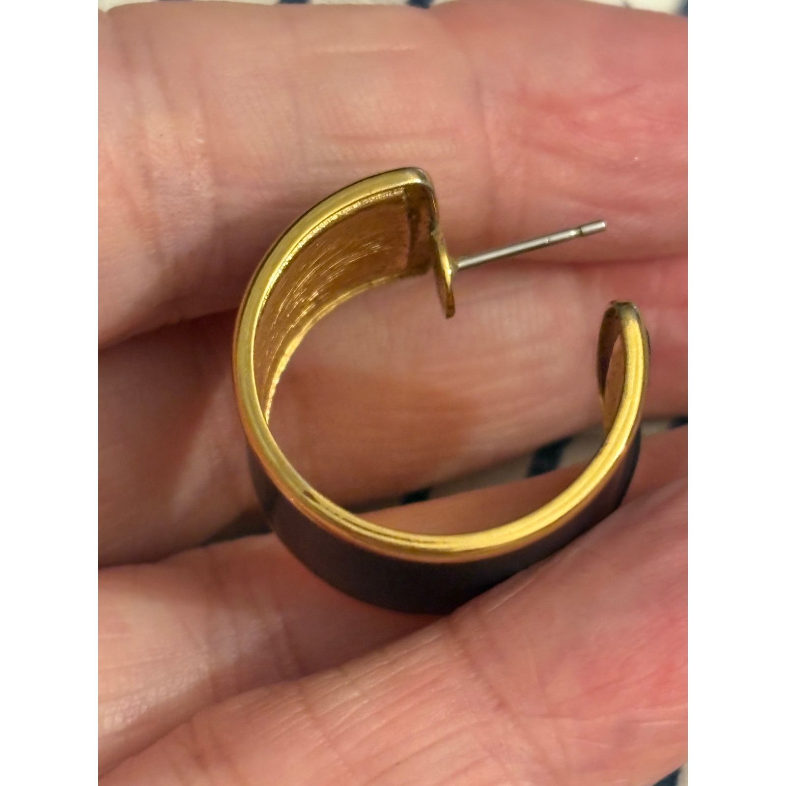 Other Vintage Monet Navy Enamel Gold Tone Hoop Earrings 1980s Size ONE SIZE - 16 Thumbnail