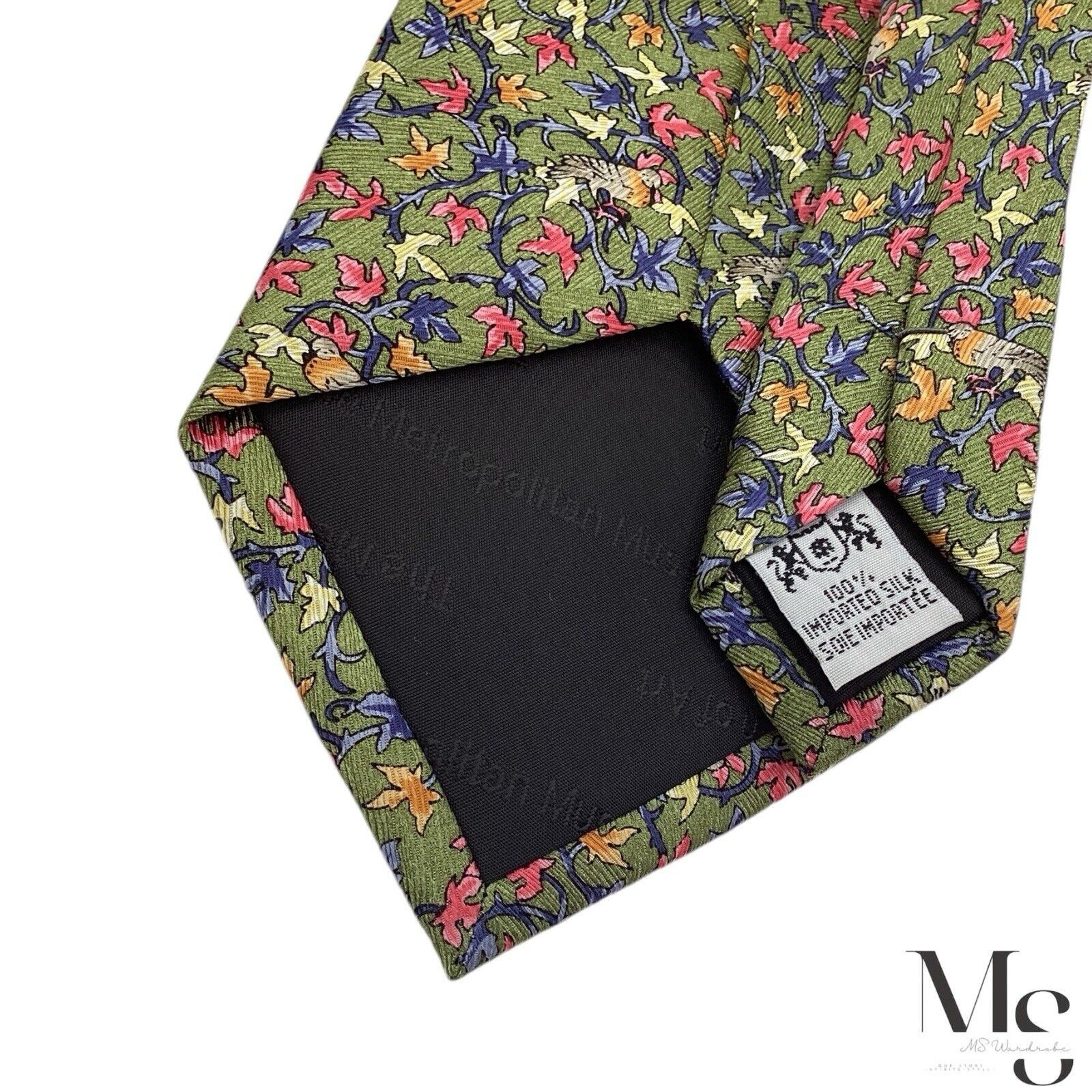 Metropolitan View THE METROPOLITAN MUSEUM OF ART Green Bird & Leaf Print Silk Size ONE SIZE - 5 Thumbnail