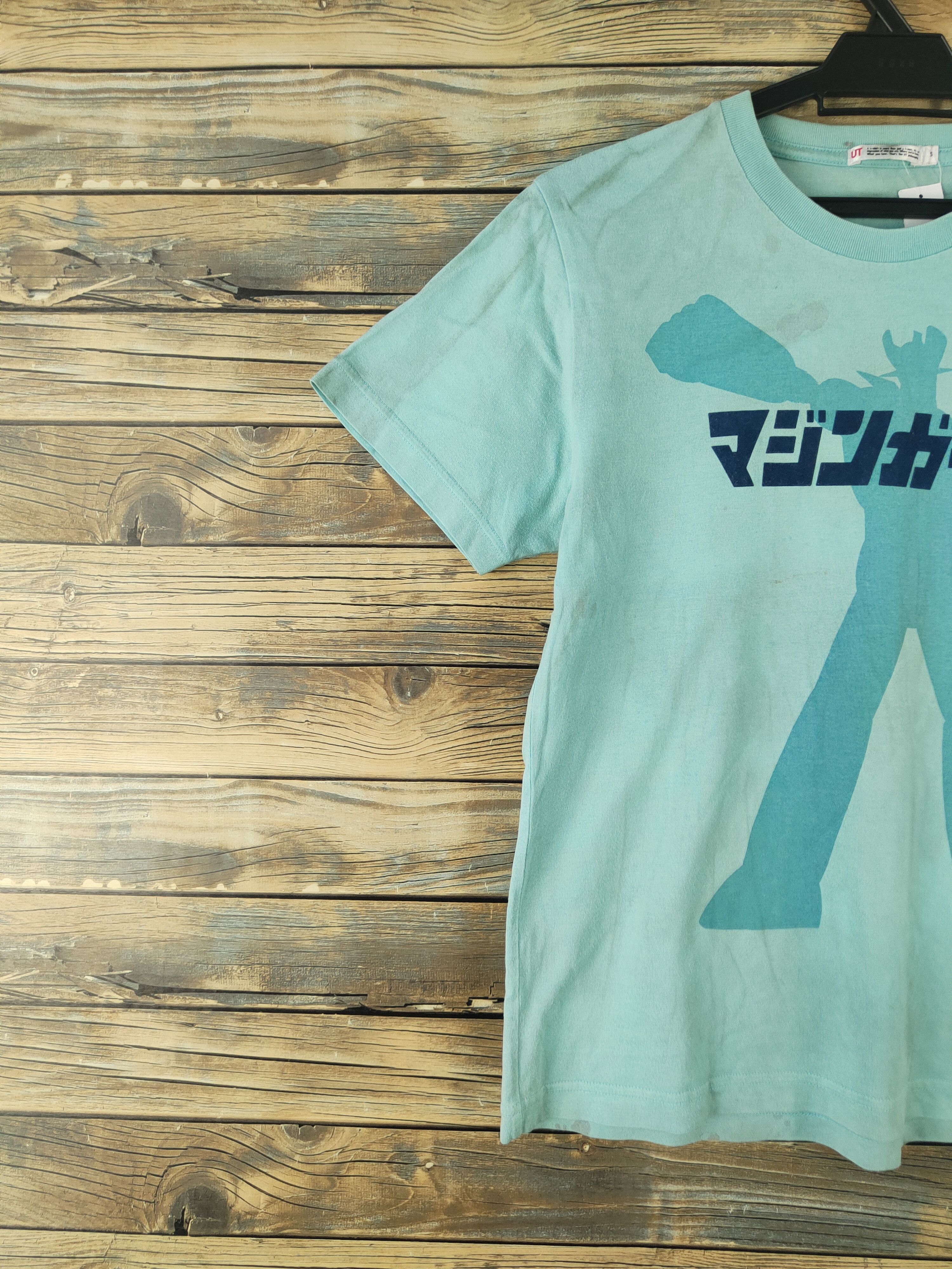 Anime DL Uniqlo anime japan Turquoise Short Sleeve T-shirt #2049 Size US S / EU 44-46 / 1 - 3 Thumbnail
