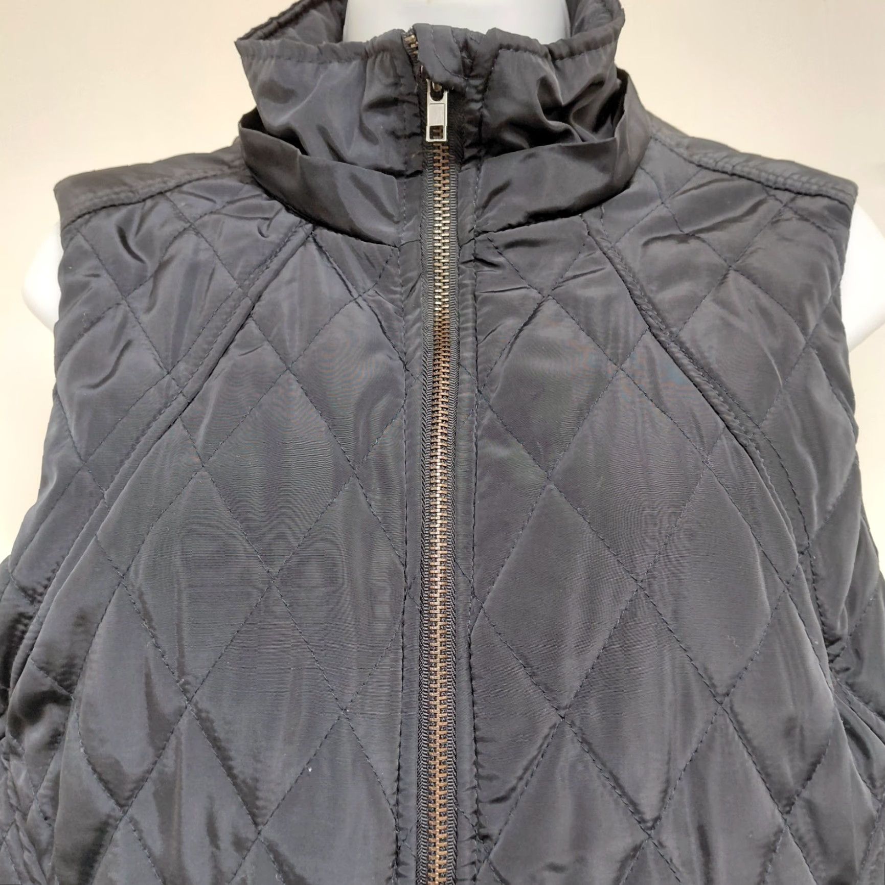 Vintage Thread & Supply Black Quilted Vest Women’s Size Large Full Zip Pockets Vest Quilted Black L Women Mens? Size L / US 10 / IT 46 - 4 Thumbnail