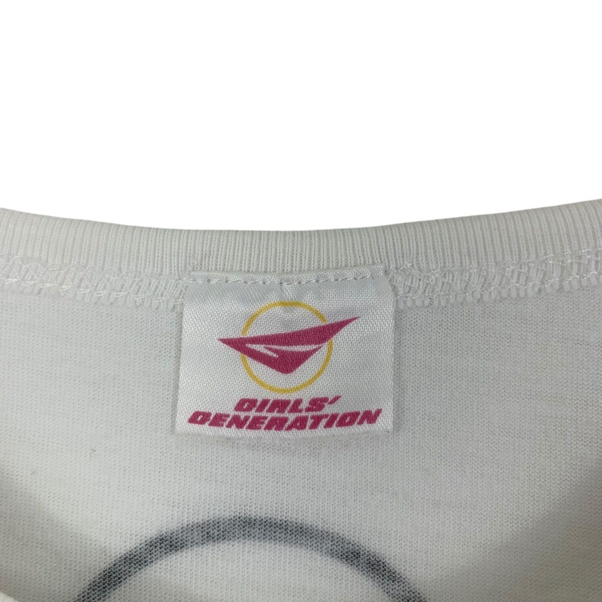 Vintage GIRLS’ GENERATION SNSD Girls & Peace Japan Tour Tee Shirt Size S / US 4 / IT 40 - 5 Thumbnail
