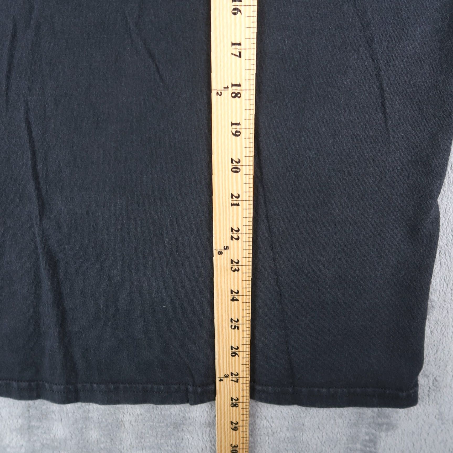 Gildan VINTAGE Gildan T-Shirt Men Large Black Art Logo Short Sleeve Crew Neck 2000s Size US L / EU 52-54 / 3 - 7 Thumbnail
