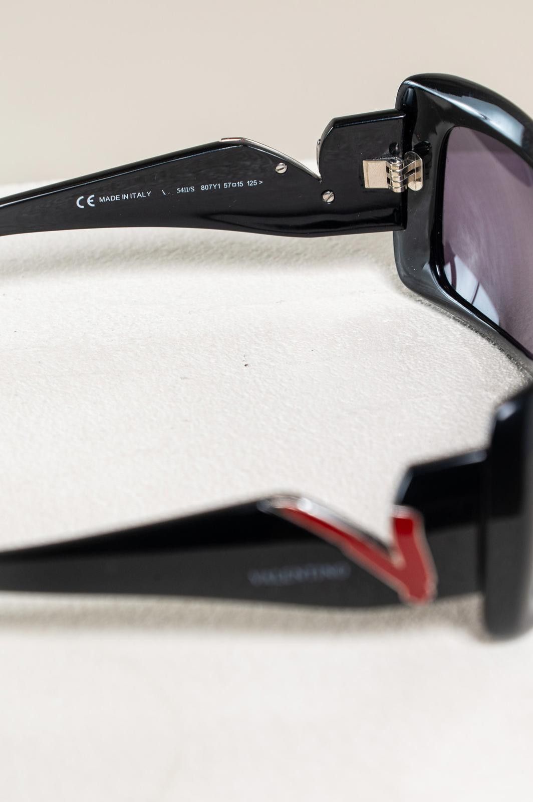 Valentino Valentino Sunglasses with Red V Detailing Size ONE SIZE - 4 Thumbnail