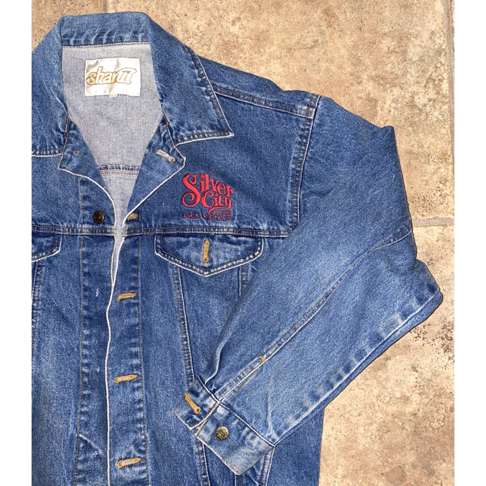 Denime SHARUI JEAN JACKET Shirt Men M Blue Denim Silver City Las Vegas 2 Buttons Only Casual Vintage-Inspired Size US 31 - 3 Thumbnail
