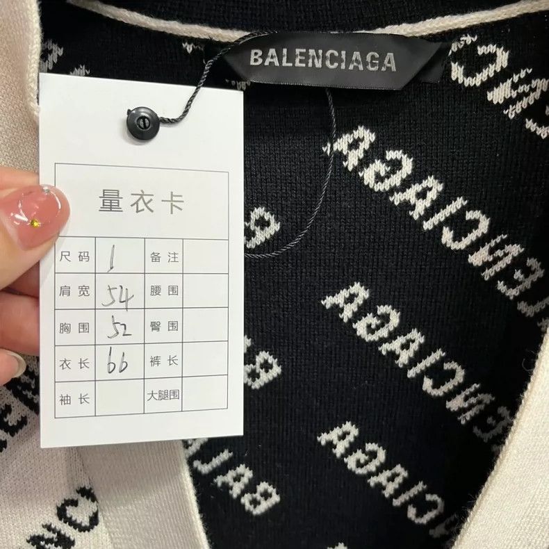 Balenciaga Balenciaga White monogrammed logo intarsia single-breasted Size S / US 4 / IT 40 - 4 Thumbnail