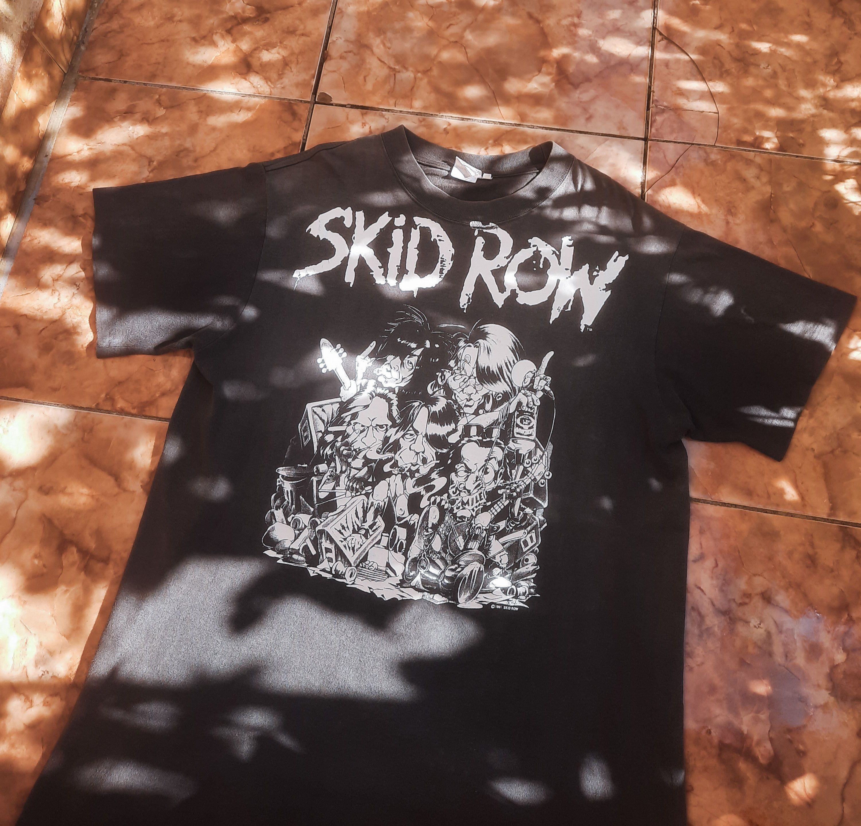 Band Tees SKID ROW 1991 JAPAN TOUR Size US L / EU 52-54 / 3 - 2 Thumbnail
