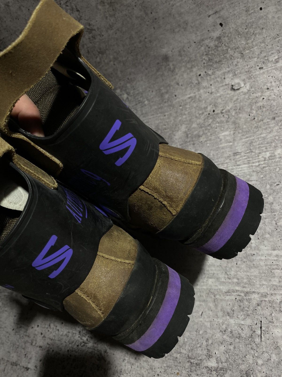Vintage 1990S SALOMON AUTHENTIC 9 LUG SOLE HIKING BOOTS Size US 7 / EU 40 - 11 Thumbnail