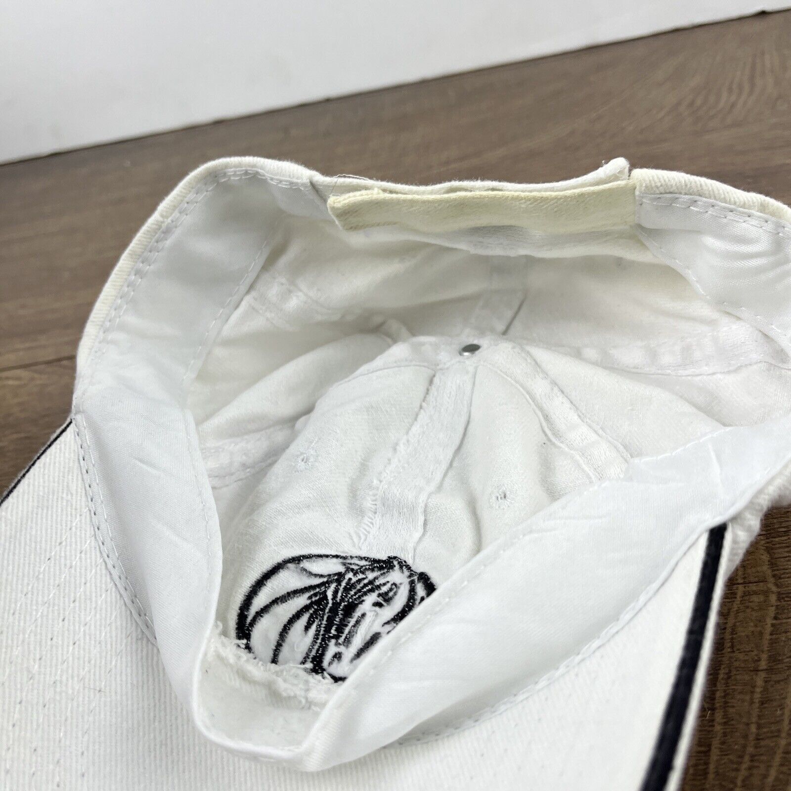 Other Dallas Mavericks Hat NBA Mavericks White Hat Adjustable Whit Size ONE SIZE - 14 Thumbnail