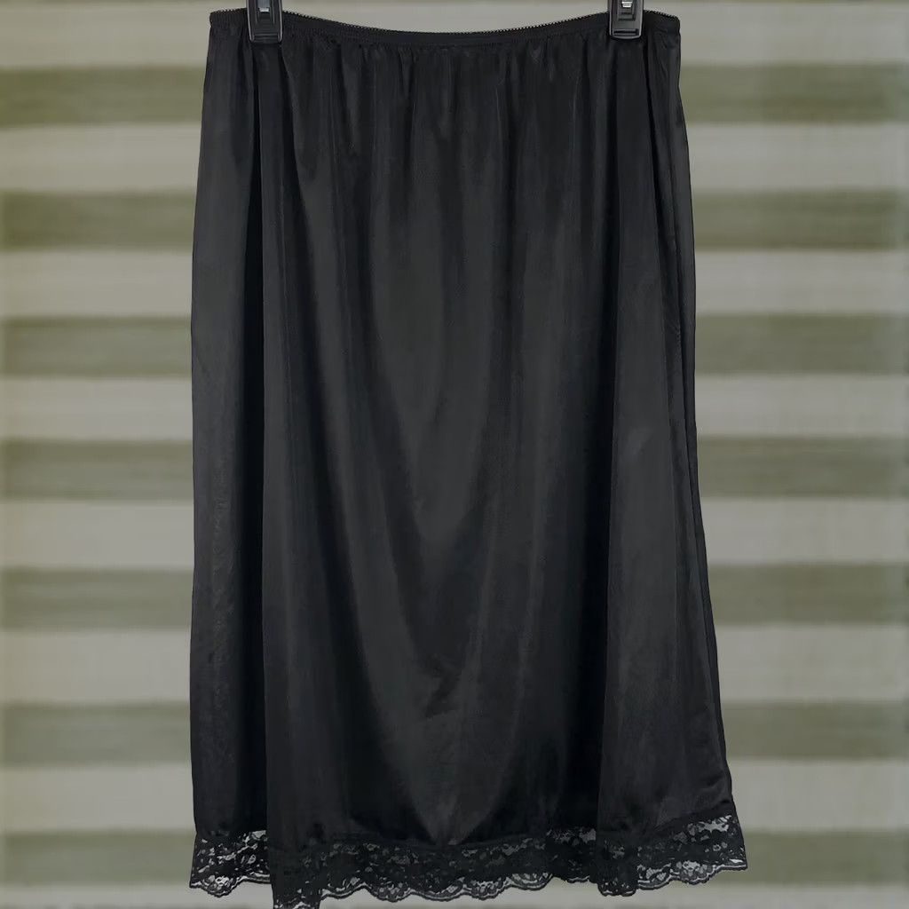Vintage Vintage Half Slip Skirt 2X Blk Silky lace lingerie Fairy 80s 90s whimsy Goth Y2K Size 40" / US 18 - 1 Thumbnail