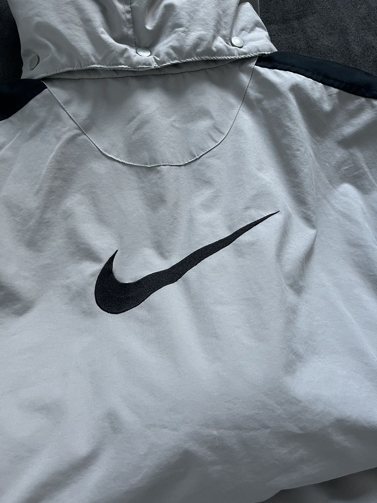 Nike Jacket Nike Vintage Big Central Swoosh Rare 90s Streetwear Size US XL / EU 56 / 4 - 3 Thumbnail