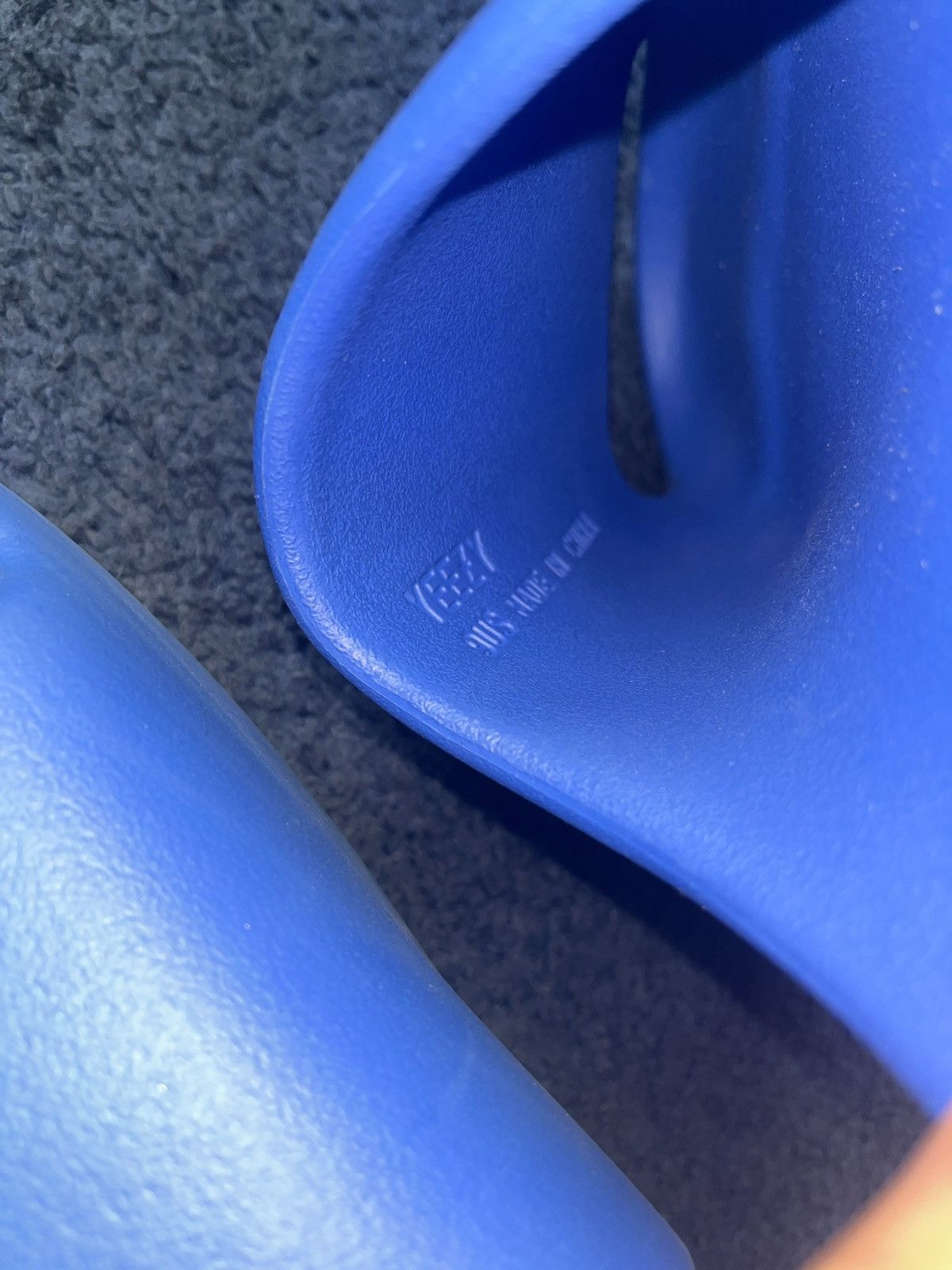 Yeezy Yezzy slides Size US 9 / EU 42 - 7 Thumbnail