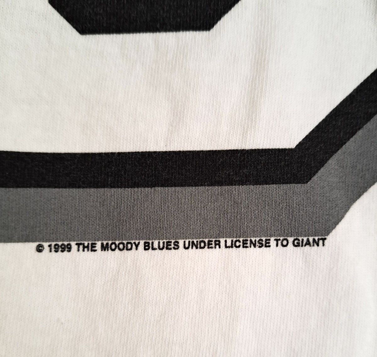 Band Tees THE MOODY BLUES x GIANT x Tour Raglan 1999 Size US XL / EU 56 / 4 - 5 Thumbnail