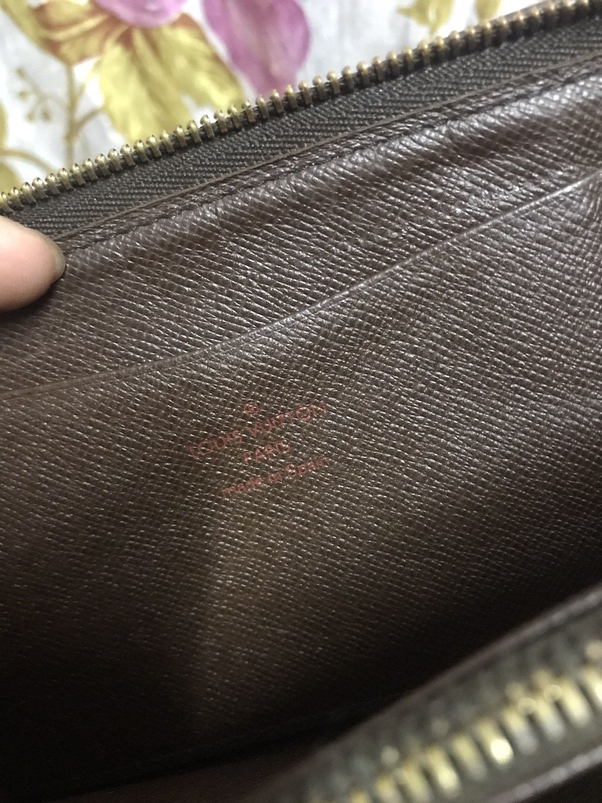 Louis Vuitton Authentic Louis Vuitton Zipper Wallet Size ONE SIZE - 5 Thumbnail