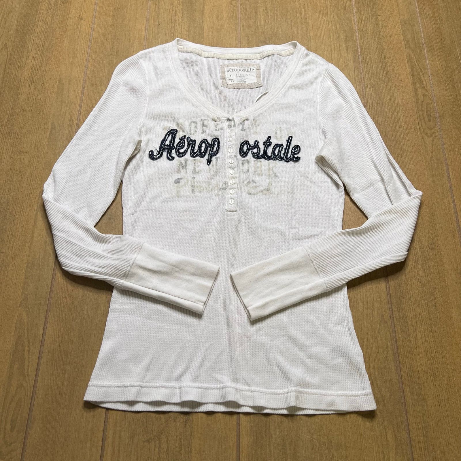 Aeropostale Vintage Aeropostale Y2K Henley Logo Embroidery Women Sz XL Size US XL / EU 56 / 4 - 1 Thumbnail