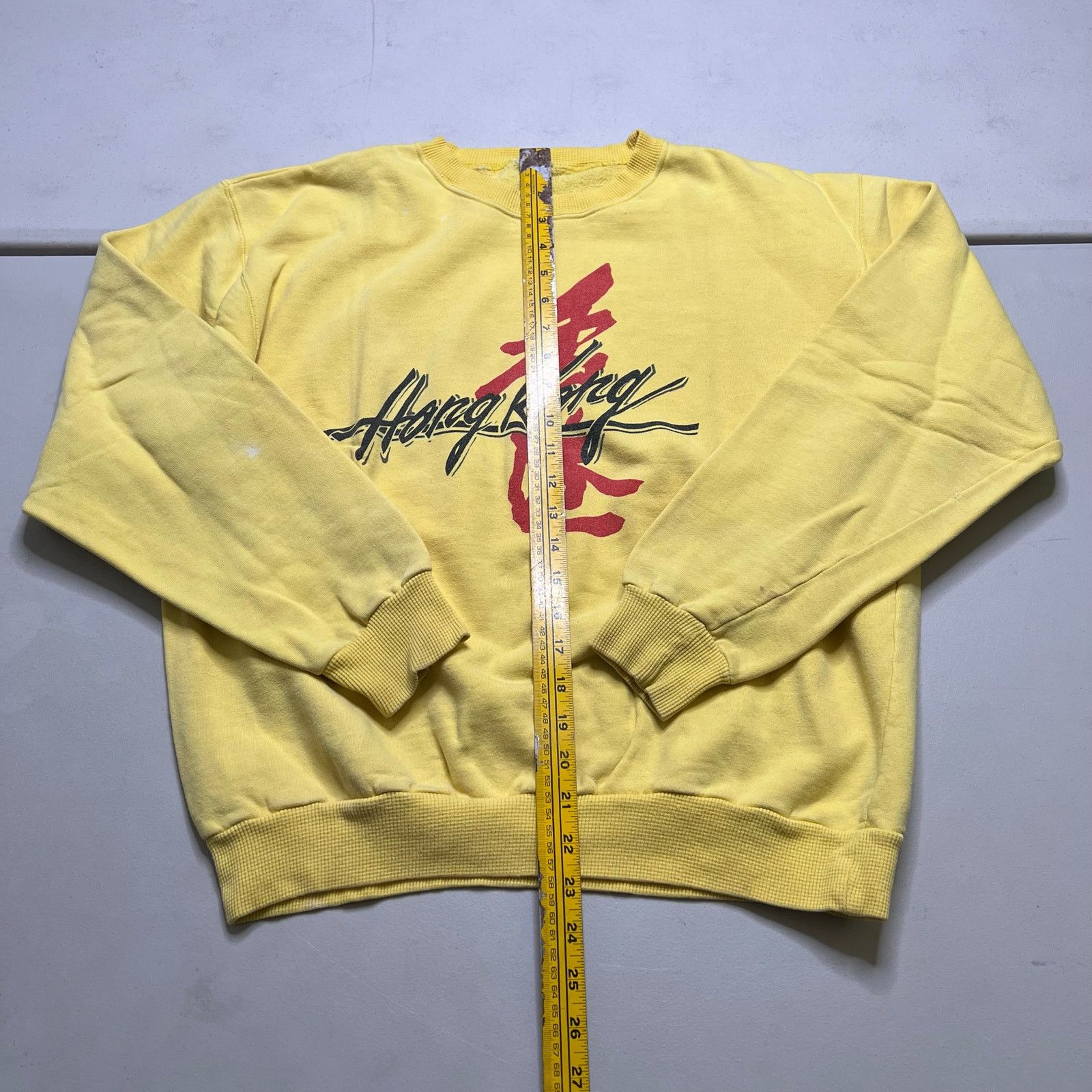Vintage Vintage Hong Kong Graphic Sweatshirt Yellow Pullover L 80s Size US L / EU 52-54 / 3 - 5 Thumbnail