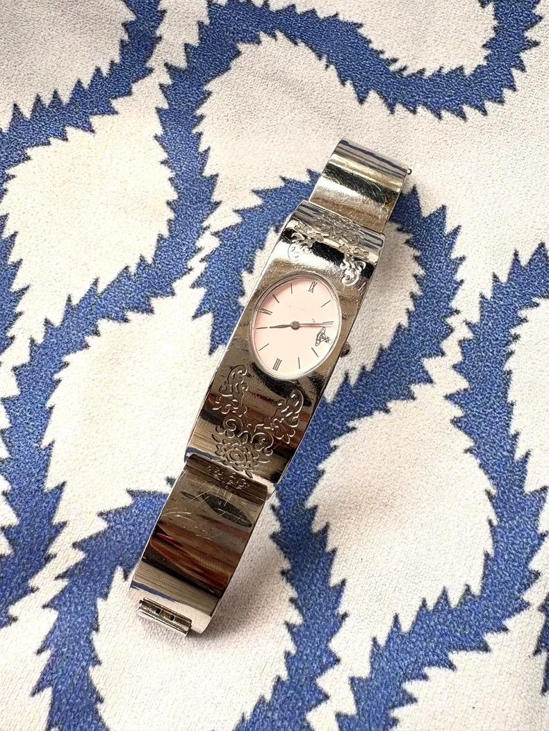 Vivienne Westwood Vivienne Westwood Vintage Pink Carved Bracelet Watch Size ONE SIZE - 7 Thumbnail