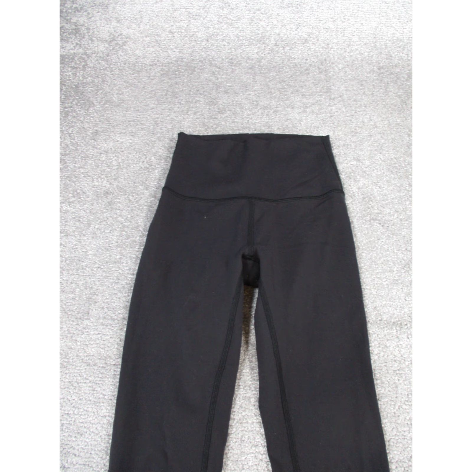 Lululemon VINTAGE Lululemon Women's Cropped Leggings Activewear 2 Black Athleisure Gym Running Yoga Size 26" / US 2 / IT 38 - 4 Thumbnail