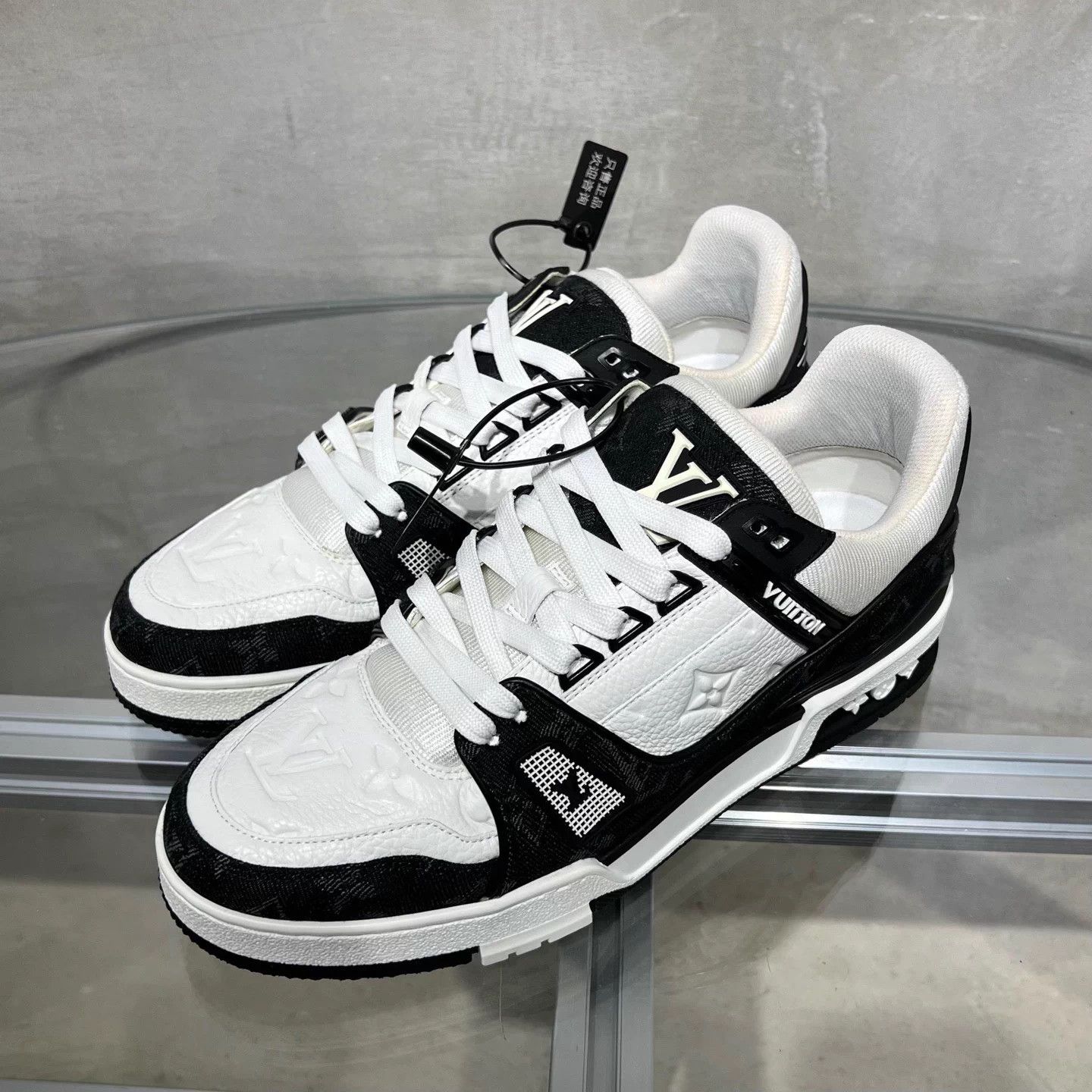 Louis Vuitton LV Trainer black white denim UK6.5 40.5 Size US 7.5 / EU 40-41 - 2 Thumbnail