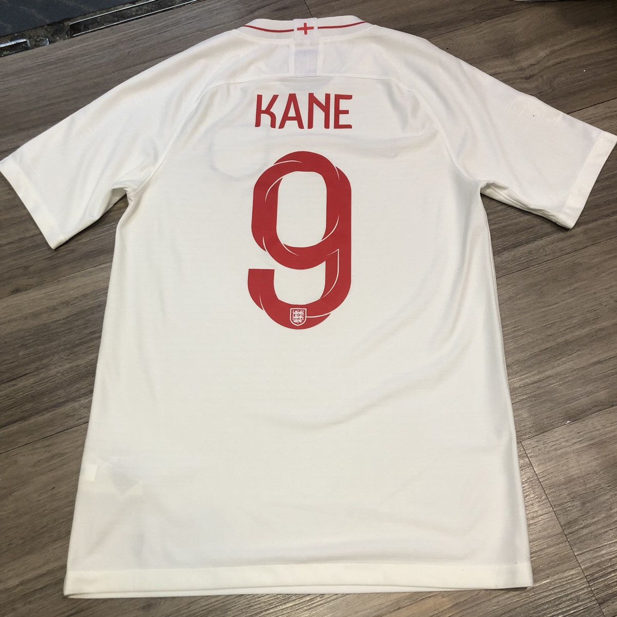 Harry Kane #9 England 2022 World Cup Qatar 2024 Match Home Long Sleeve Soccer Jersey