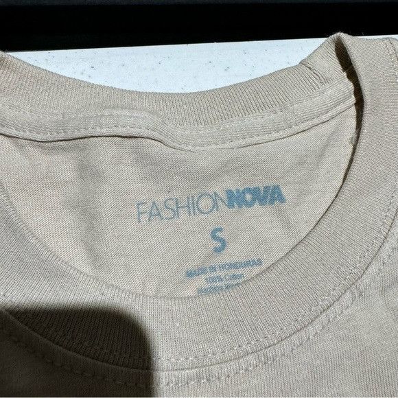 Designer × Fashion Nova NEW GLOBAL SMOKIN’ SHORT SLEEVE CREAM T-SHIRT SZ SMALL S Size US S / EU 44-46 / 1 - 3 Thumbnail