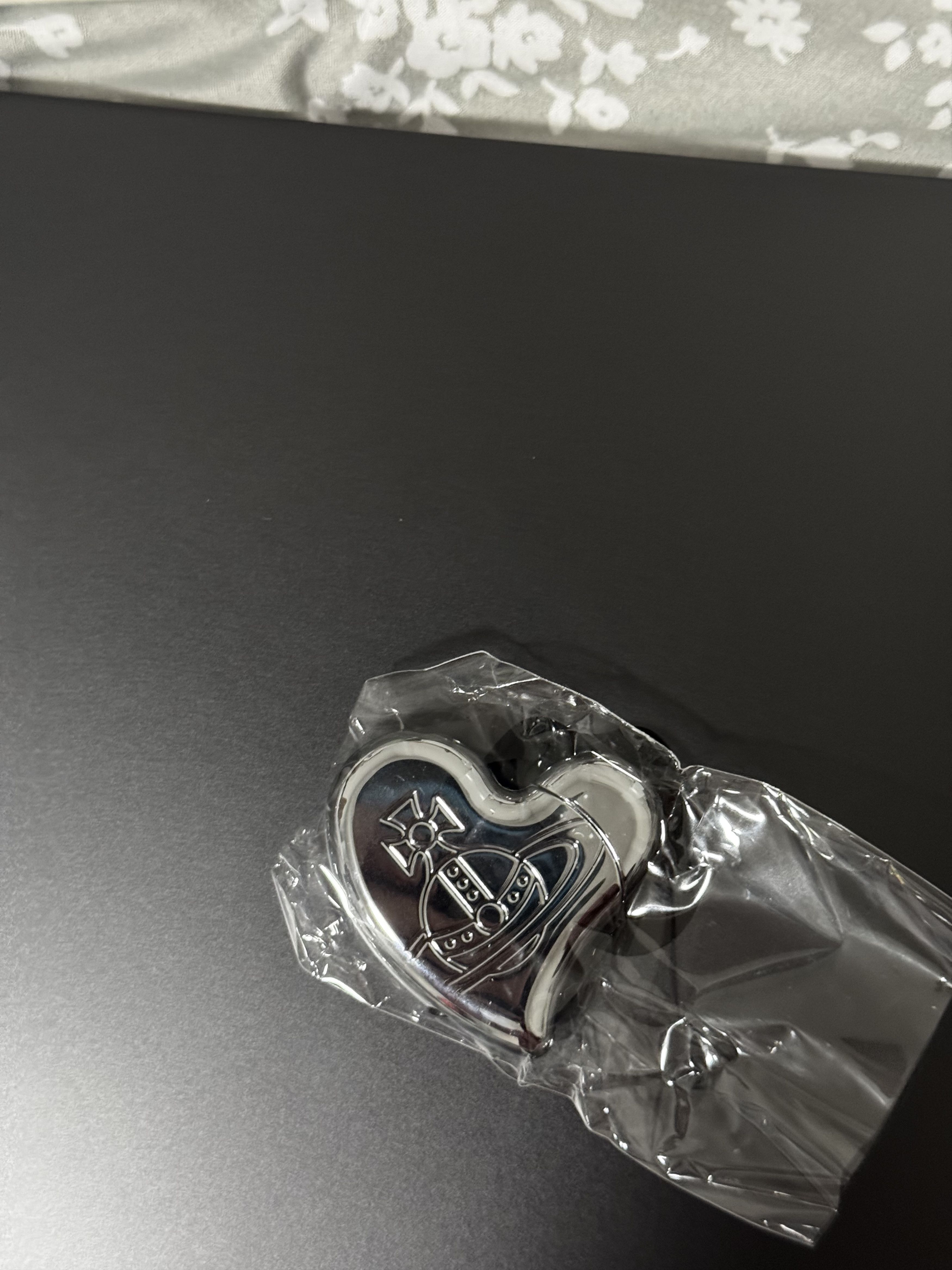 Vivienne Westwood Vivienne Westwood Heart Lighter Brand New, Unused, Unfueled Size ONE SIZE - 5 Thumbnail