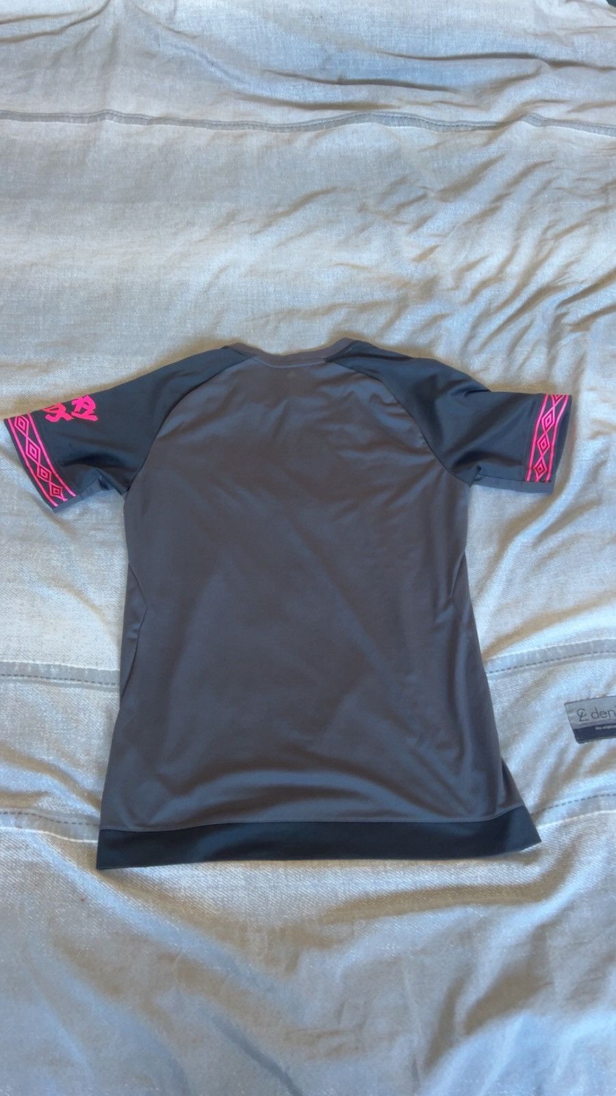Umbro Everton 18/19 black & pink away shirt Size US S / EU 44-46 / 1 - 3 Thumbnail