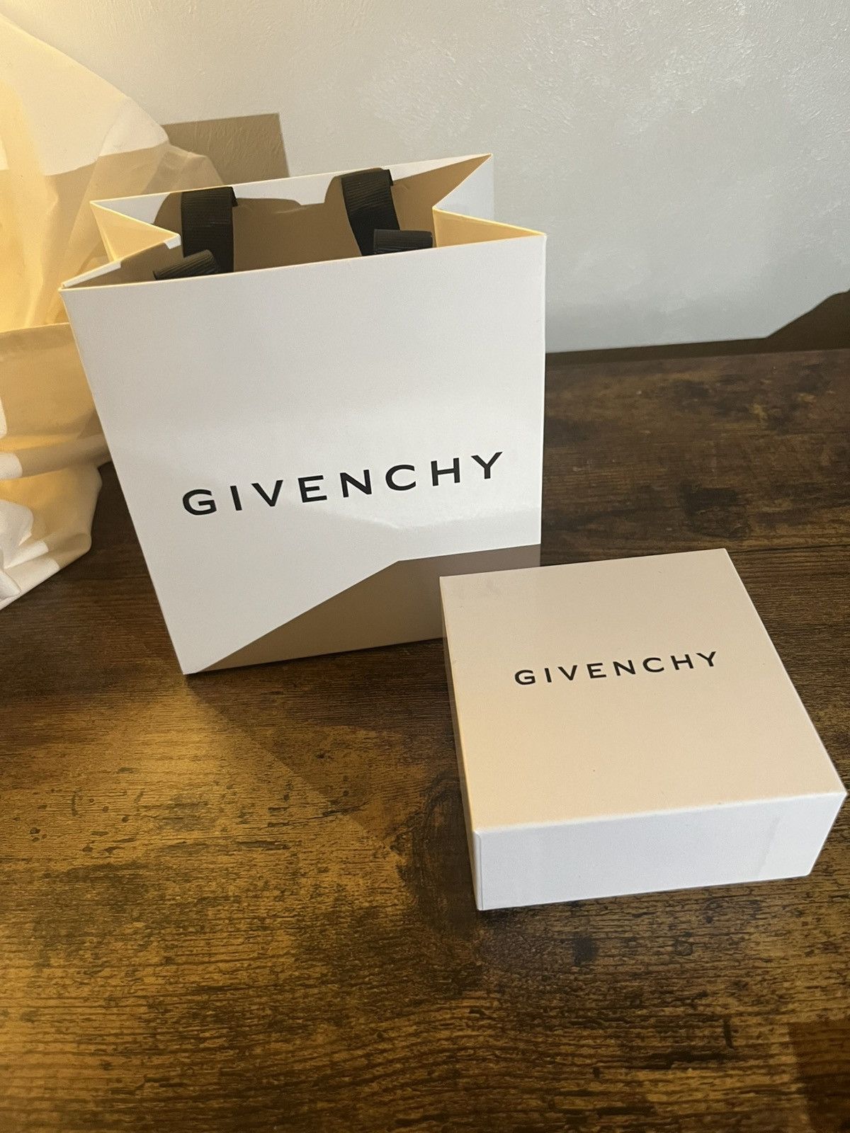 Givenchy Rose Gold Givenchy Bracelet🌹✨ Size ONE SIZE - 4 Thumbnail