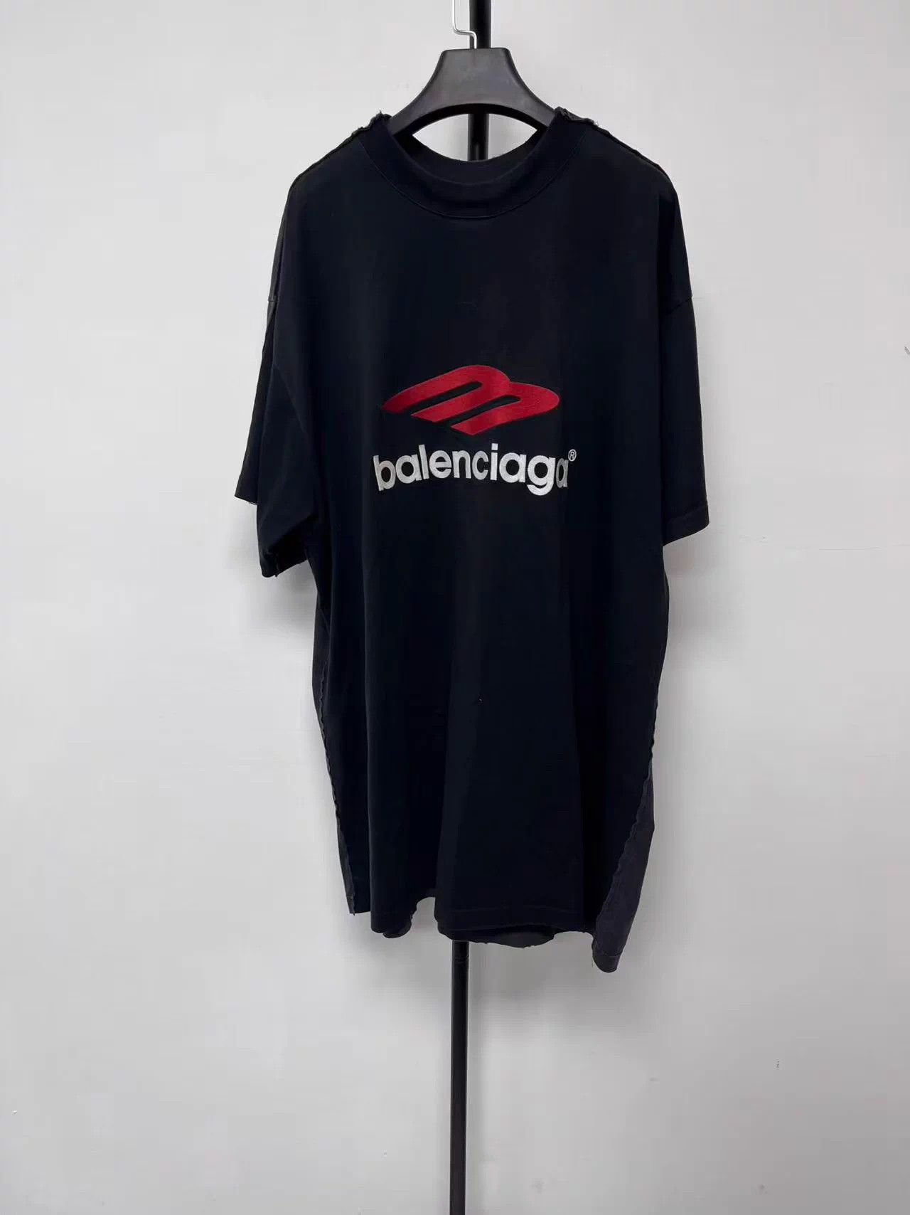 Balenciaga Balenciaga crew neck short-sleeved T-shirt with duct tape Size US M / EU 48-50 / 2 - 1 Thumbnail