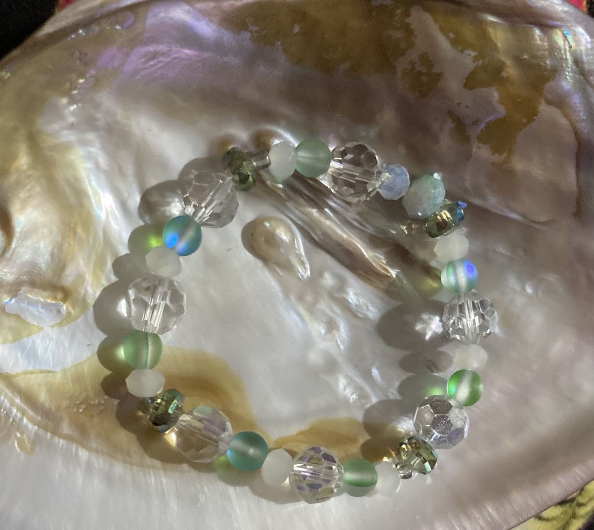 Other Green irredecent Y2K beaded bracelet Size ONE SIZE - 1 Preview