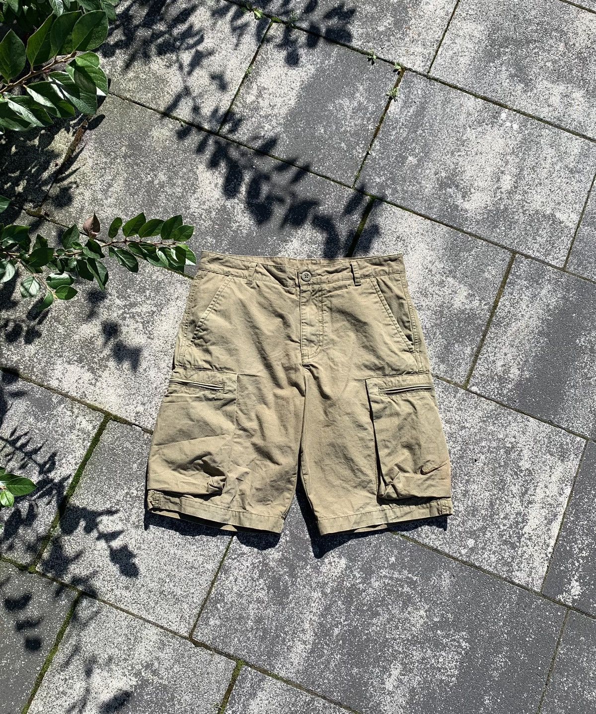 Other 🔥NIKE VINTAGE CARGO SHORTS Size US 30 / EU 46 - 2 Thumbnail